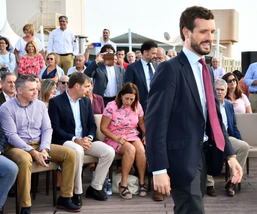 Encuentro de Pablo Casado (PP) con hoteleros en el sur de Gran Canaria