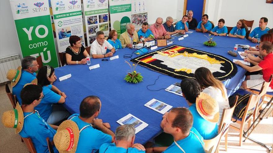 25 usuarios de Placeat recorrerán los 81 km de la Marcha Andando