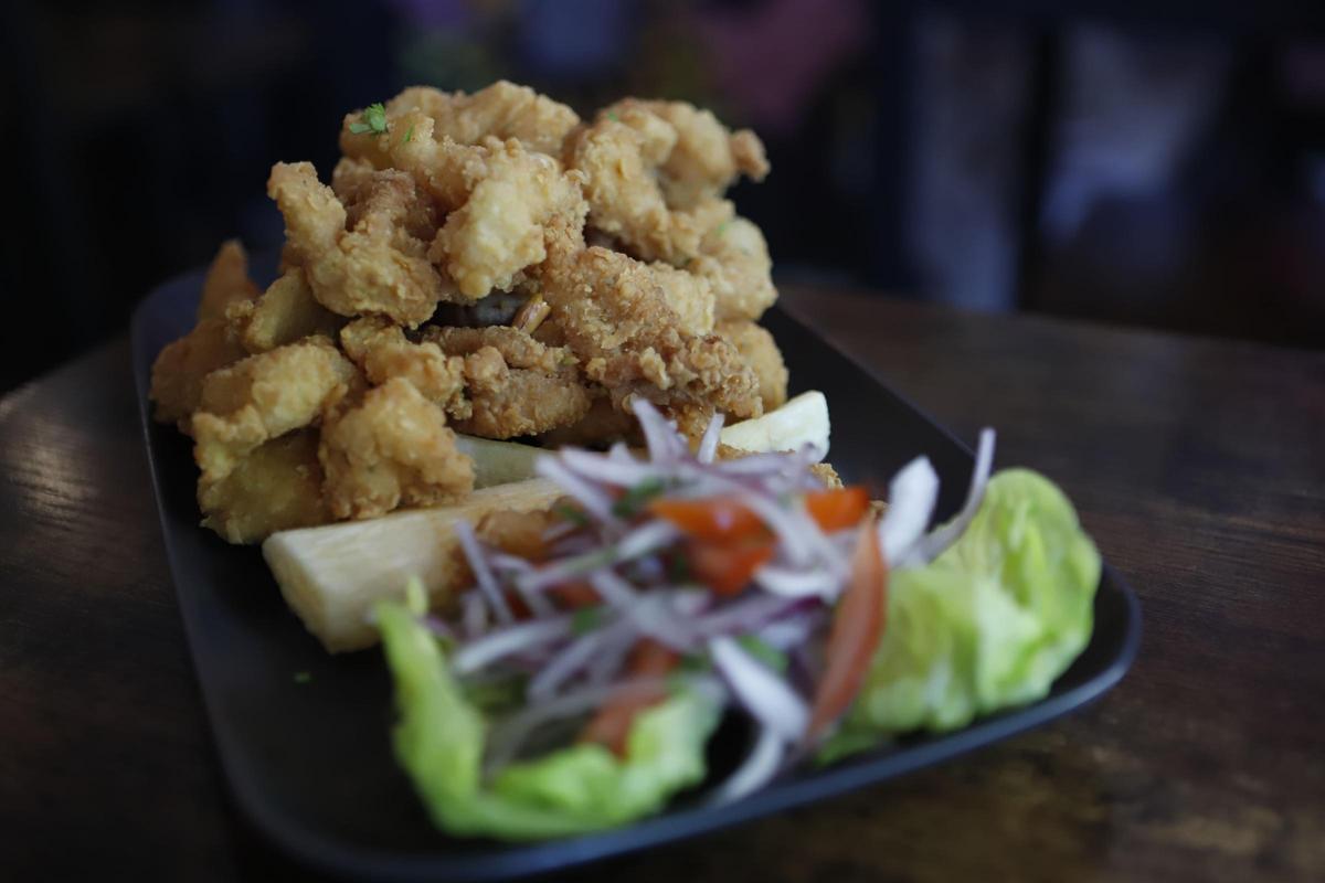 En imágenes | Así es Taberna Don Raul, el pequeño restaurante de Zaragoza donde la gastronomía peruana se hace grande