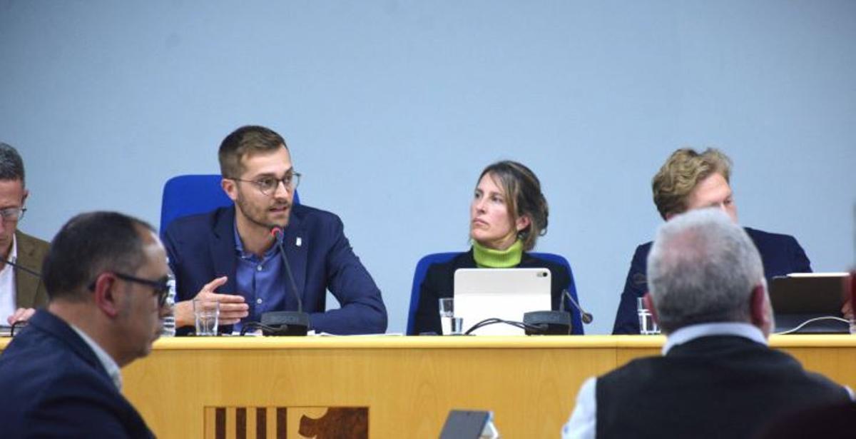 L'alcalde Agustí Arbós, durant un moment del ple de dijous