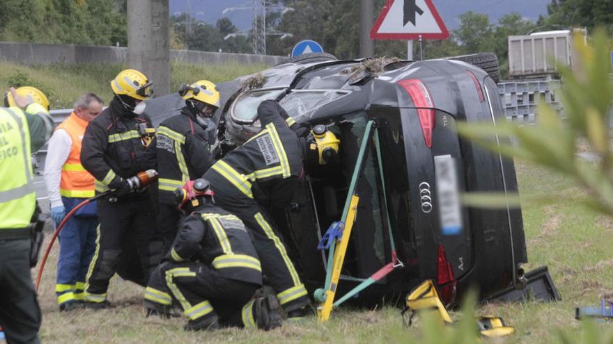 Tremendo accidente de tráfico con vueltas de campana en la AP-9 en Pontevedra