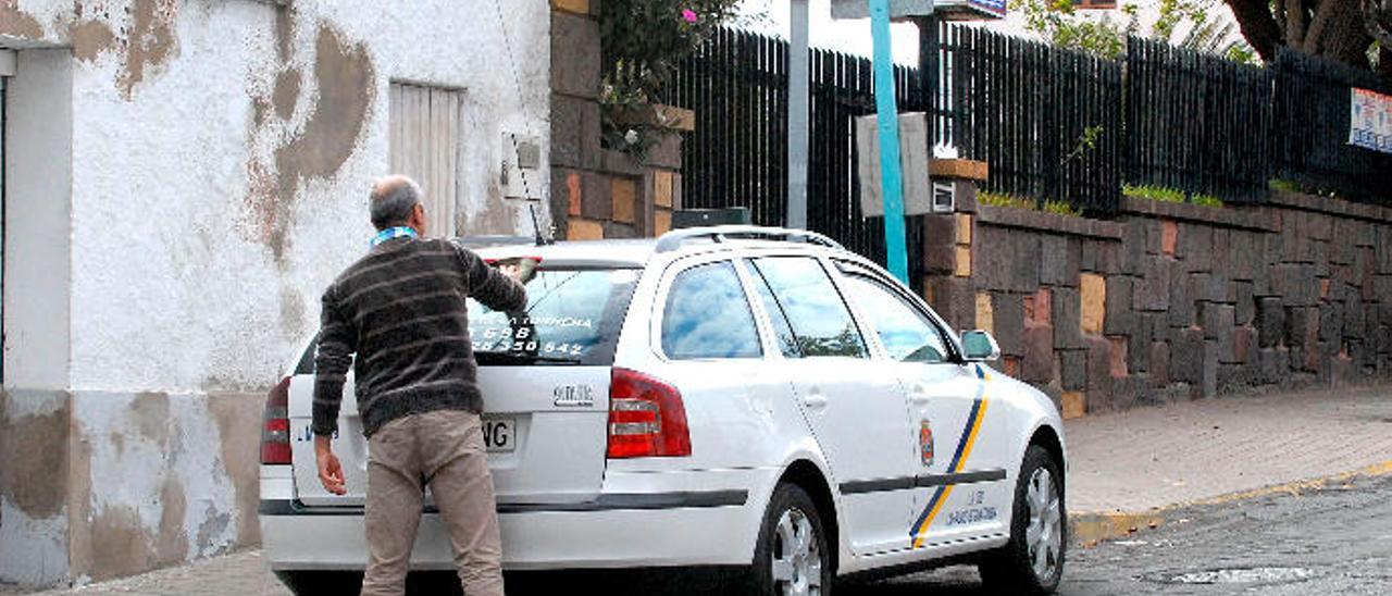 La tarifa única dispara un 400% el servicio de taxis en la parte alta del  municipio - La Provincia