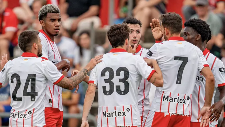 El Girona se estrena en pretemporada ante el Olot sin su gran problema del curso pasado