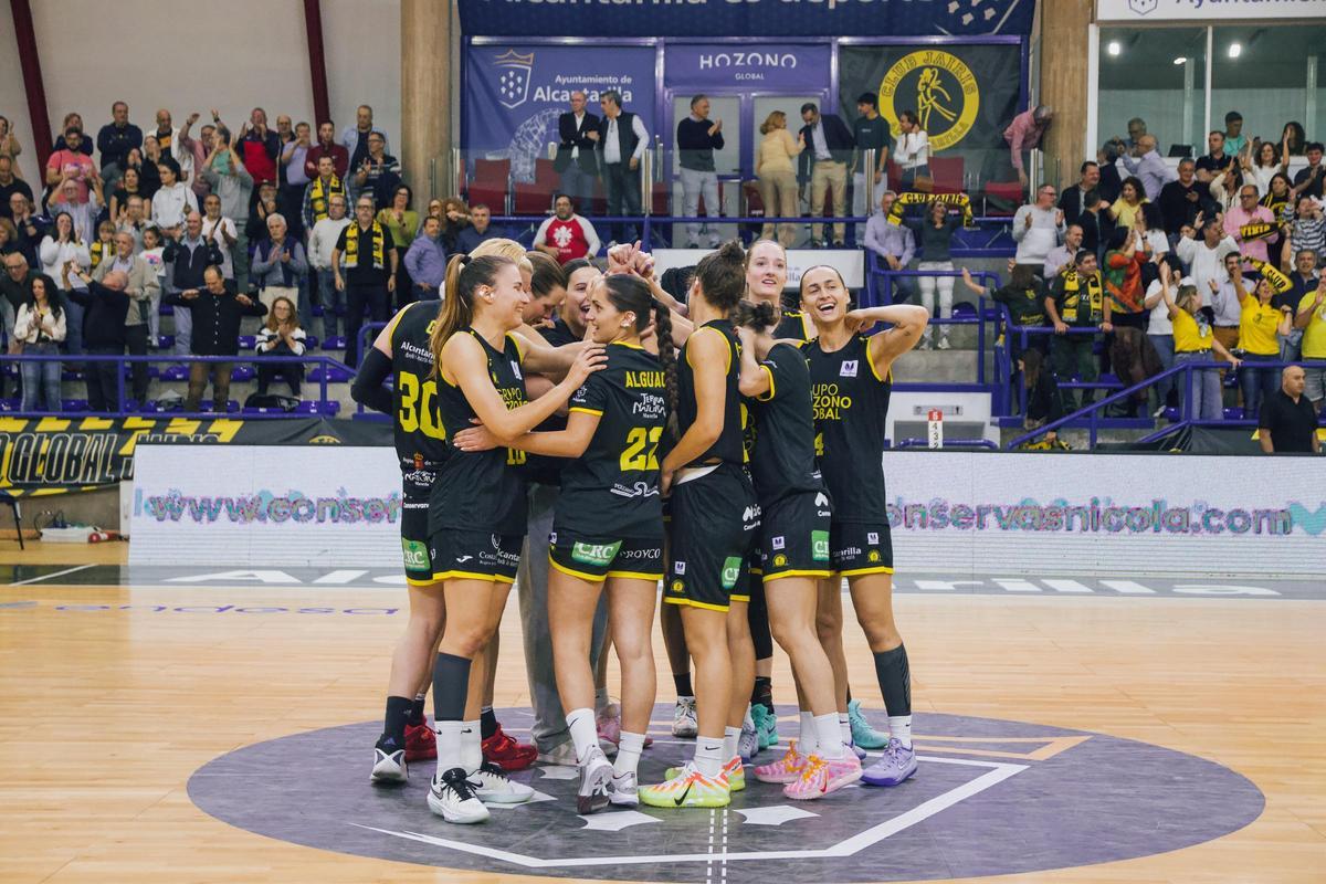 El Jairis celebra el triunfo y la consecución de la cuarta plaza