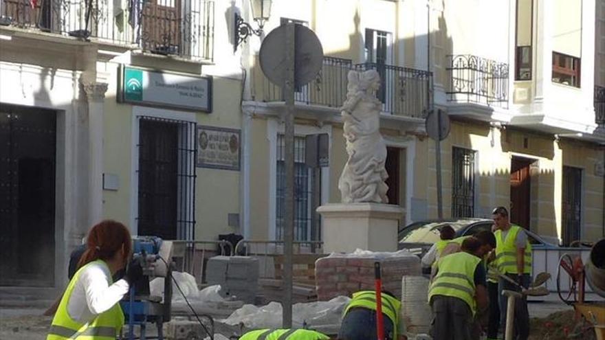 Esperando a Juanita la Larga