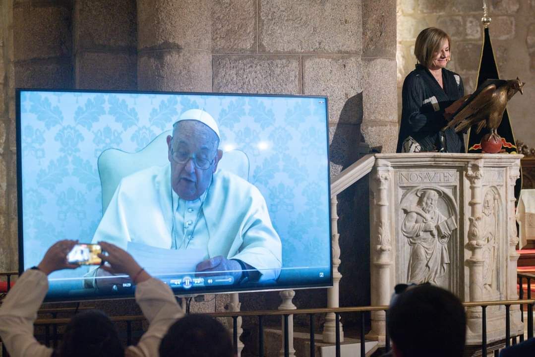 El Papa Francisco participa en el Pregón de la Semana Santa de Mérida que ha ofrecido Eva Fernández