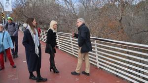 La alcaldesa, Pilar Díaz, en el Pont dEsplugues