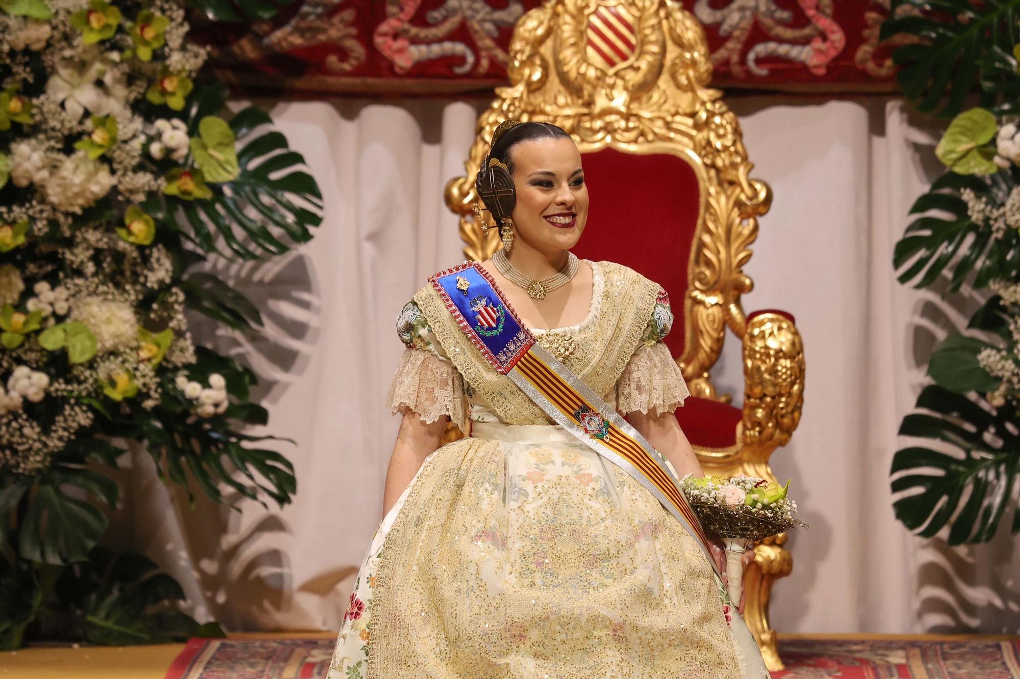 La noche de emociones para Laura Mengó y la corte en su Exaltación