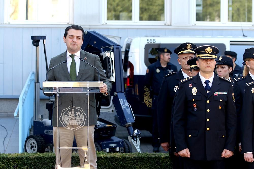 Inauguración del monolito y la plaza de la Policía Nacional