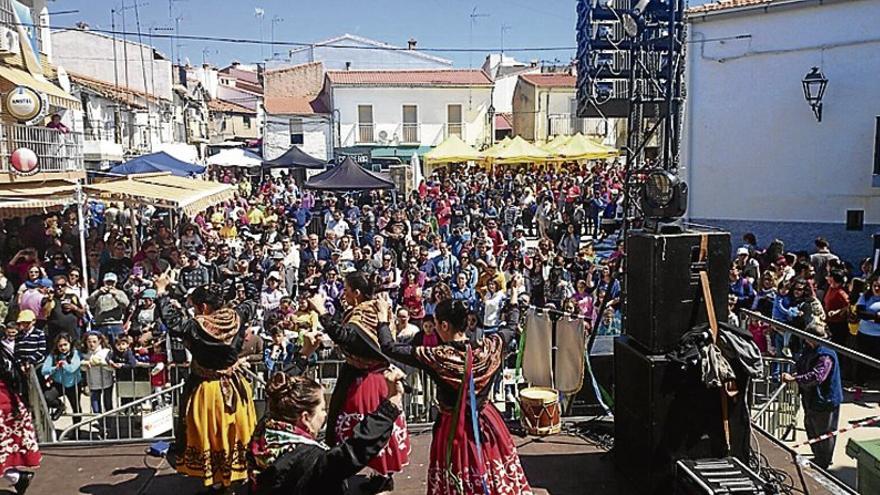 El Festivalino encandila con música y diversión