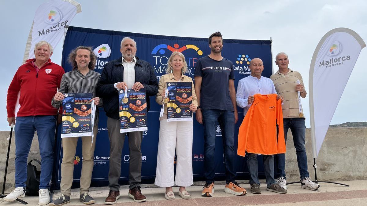 El TotalTri Mallorca 2023 se ha presentado en el paseo marítimo de Cala Millor
