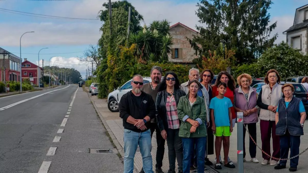 Duchas contaminadas y agua de botella: tres décadas de calvario vecinal en Cambados