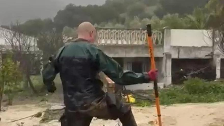 Vídeo | Rescate de los GEAS cerca de Olvera