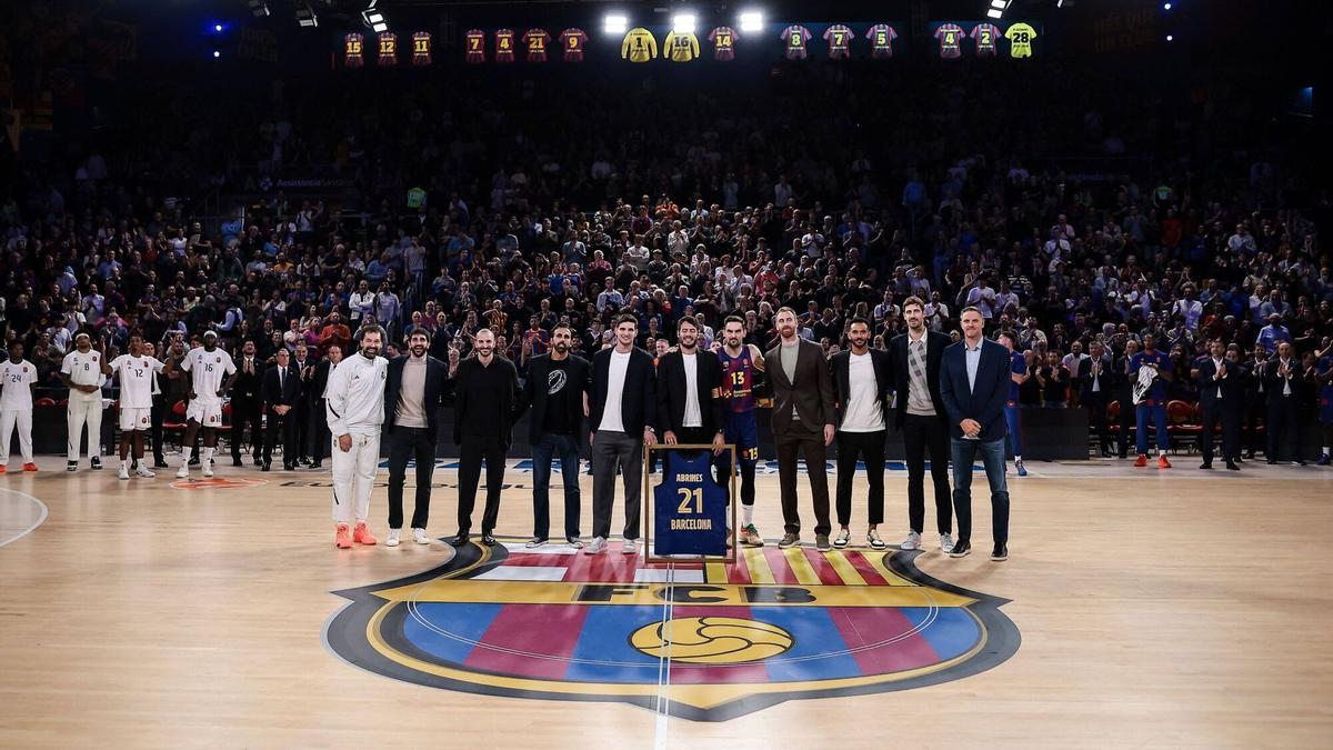 Álex Abrines ha sido homenajeado antes del partido de Euroliga Barça-Real Madrid