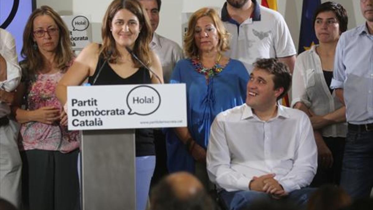 Marta Pascal y David Bonvehí, junto al equipo de la candidatura.