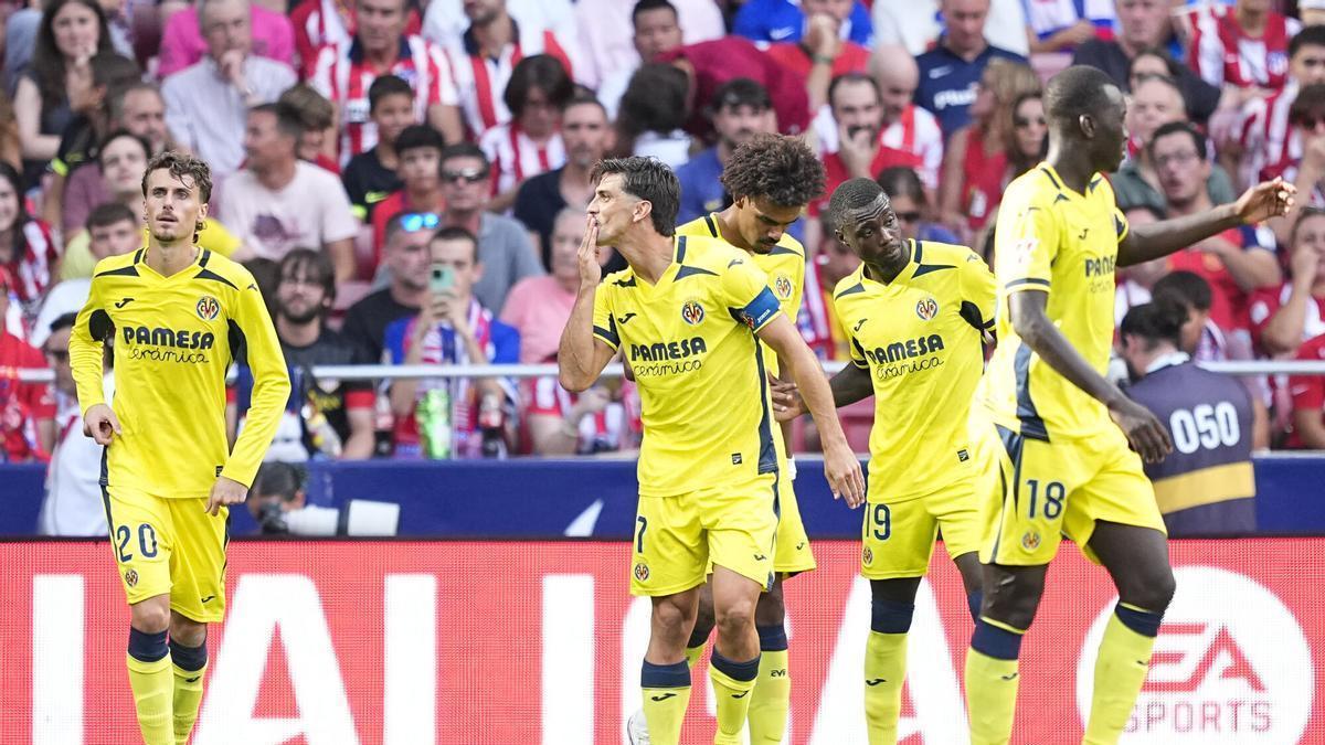 Los amarillos celebran el empate de Gerard Moreno.