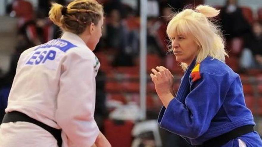 A la derecha, la campeona de España y campeona del Mundo de judo en la categoría -70 kilogramos, Carmen Herrera .