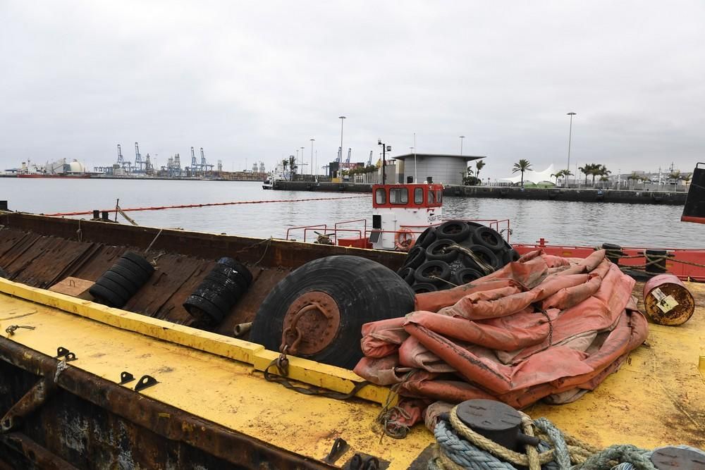 Vertido de 3.000 litros de residuos de combustibles en el Puerto de La Luz