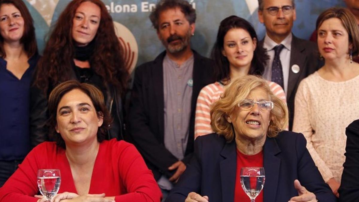 Ada Colau y Manuela Carmena, este miércoles, en Madrid.