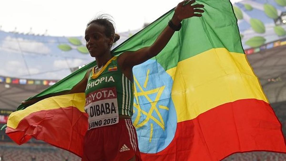 Mare Dibaba, primera etíope que gana la maratón en un Mundial