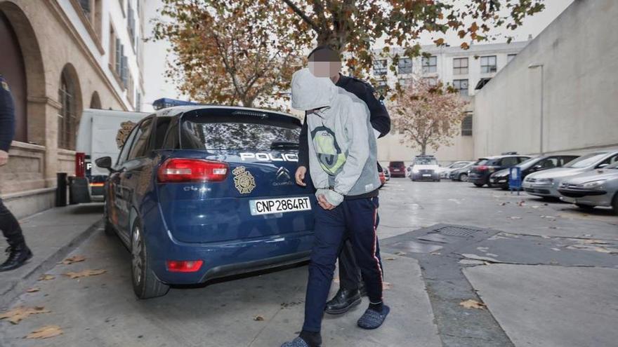 Prisión para dos de los detenidos por la oleada de atracos a taxistas en Palma
