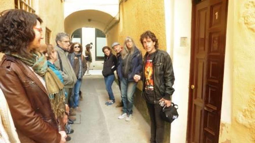 A la dreta, Fumanal s&#039;explica al carreró de Sant Antoni.