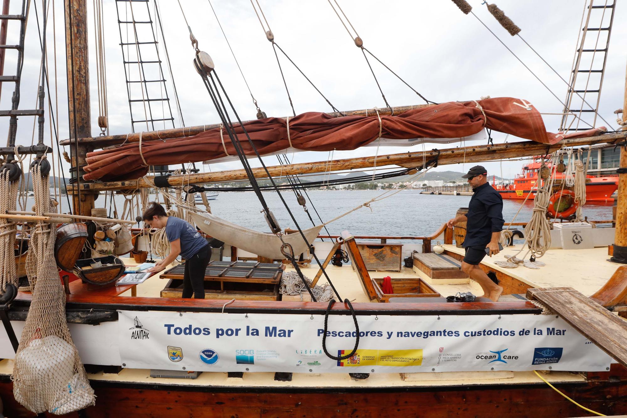 Una joya flotante para el medio ambiente en Ibiza