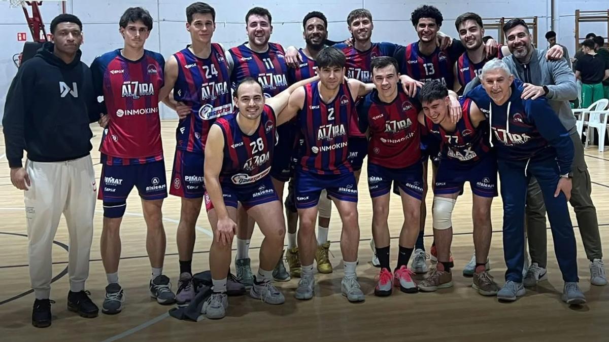Los jugadores del NB Alzira que viajaron a Elx.