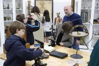 El Museo de Ciencias del Colegio de La Inmaculada de Gijón abre por primera vez sus puertas a la ciudad: “Este legado es un regalo para todos”