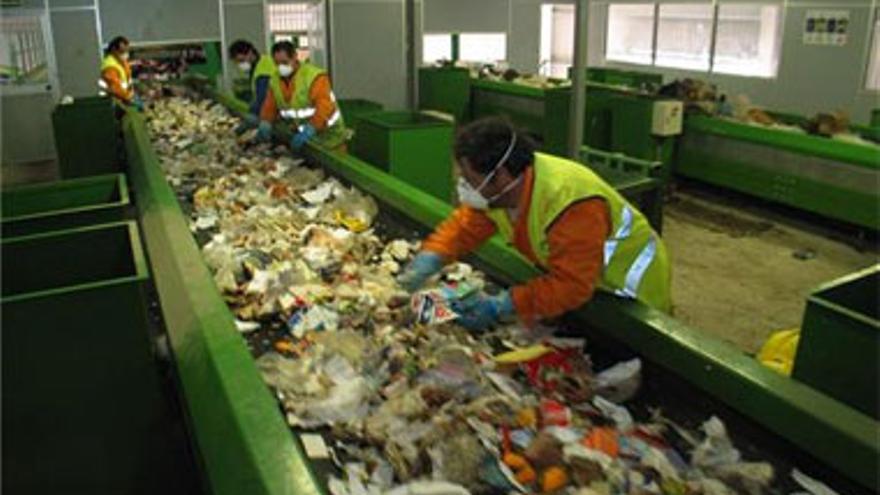 Cada extremeño genera 390 kilos de basura al año