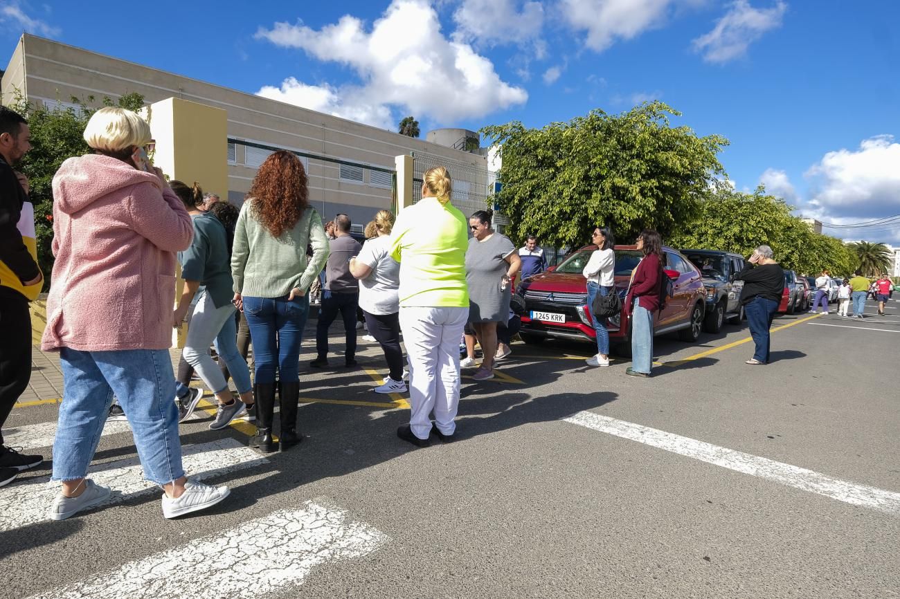 Salida de los alumnos de CEIP Orobal, en La Guitarrilla, en Santidad de Arucas, en la jornada de transporte escolar en Canarias.