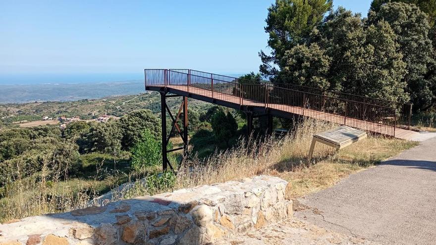 Vídeo: Mirador ubicado en la Serratella