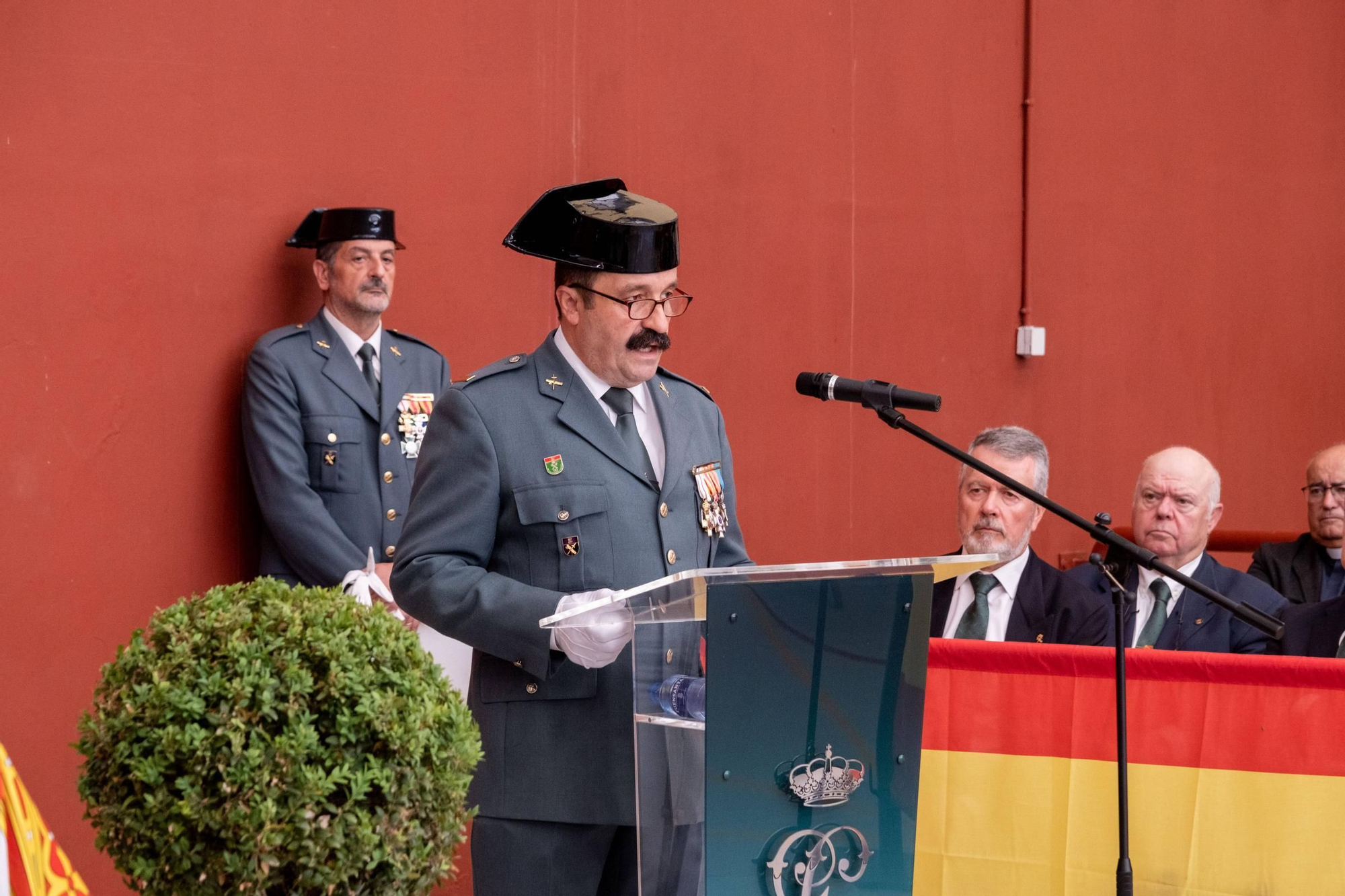 EN IMÁGENES: Así fueron los actos en Oviedo del 179 aniversario de la Guardia Civil