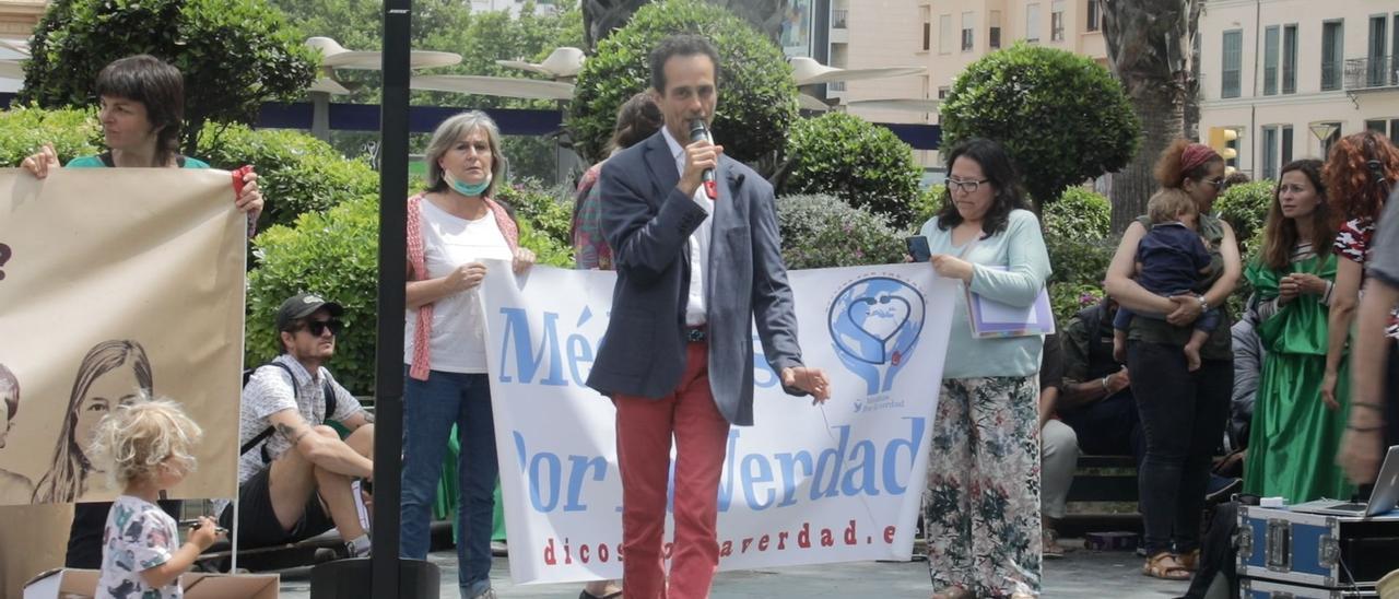 Así ha sido la protesta en defensa de dos médicos negacionistas expedientados en Baleares