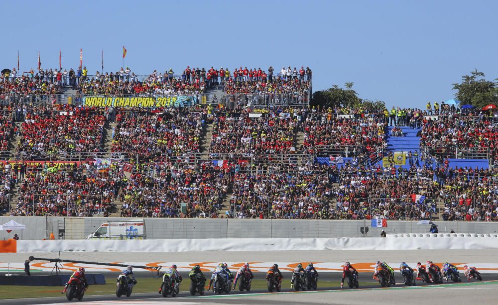 Gran ambiente en el GP de Cheste