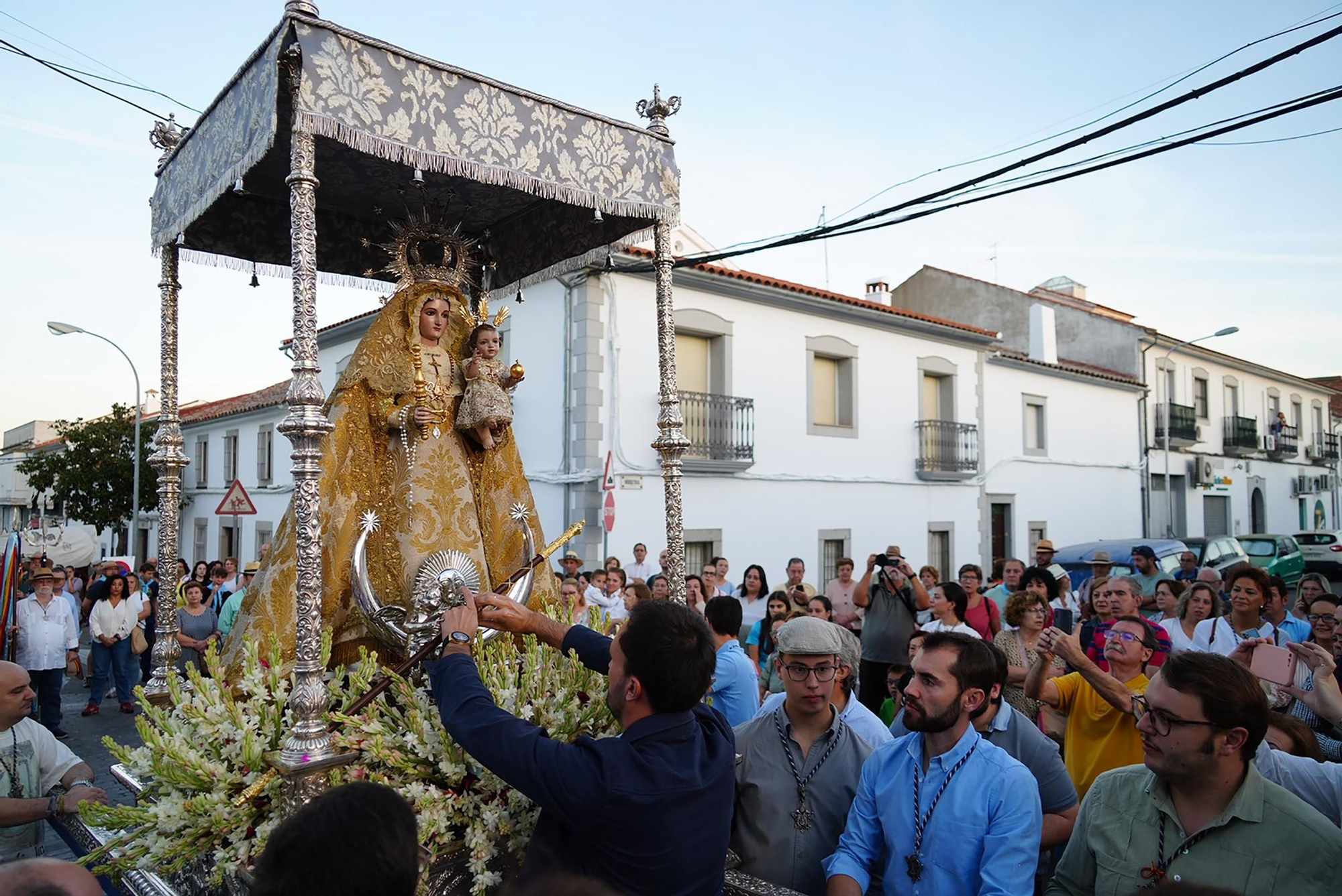 La Virgen de Luna abandona Villanueva de Córdoba para regresar a su santuario