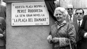 La escritora catalana Mercé Rodoreda en un homenaje en 1981. 