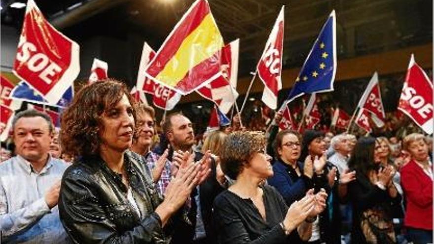 Irene Lozano, en primer terme, durant l&#039;acte del PSOE d&#039;ahir al pavelló Magariños de Madrid.