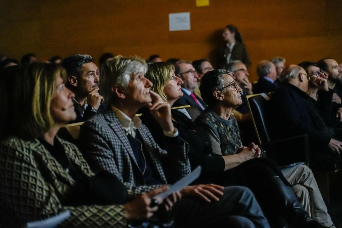 La consellera de Salut, Olga Pané (a la derecha), junto a la exconsellera Alba Vergés y el exconseller Josep Maria Argimon, este jueves en el acto institucional de los cinco años del covid.
