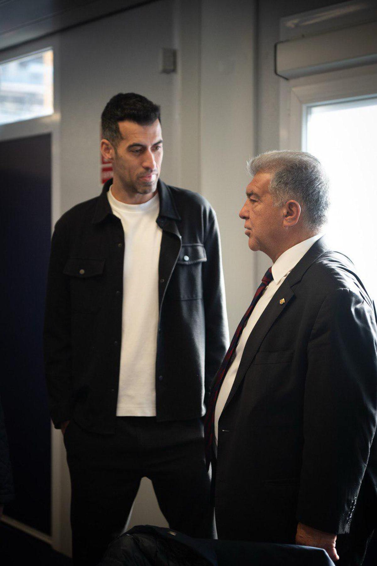 Sergio Busquets, con Laporta