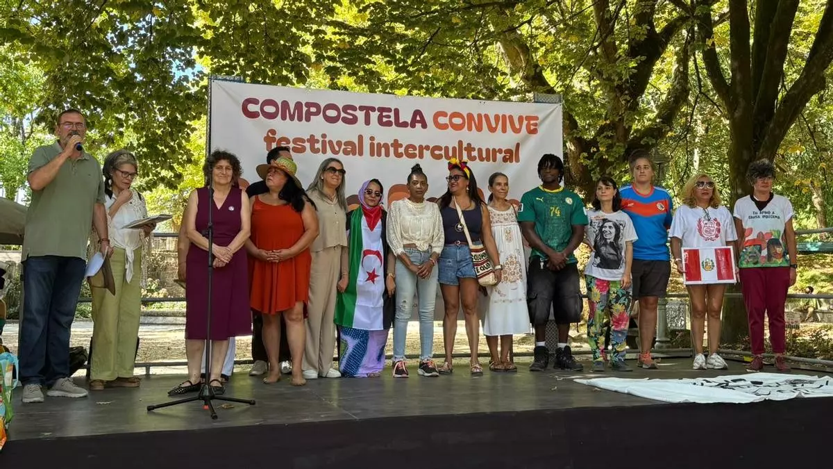 Compostela celebra a convivencia entre os pobos que traballan por ela