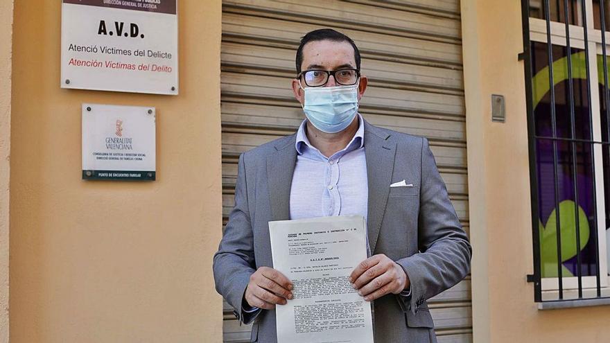 Un padre denuncia la lista de espera de más de un año para ver a su hijo en Valencia