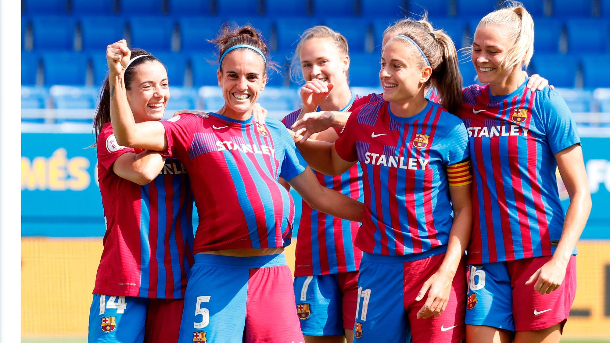 Melanie Serrano dedicando un gol a su mujer e hijas