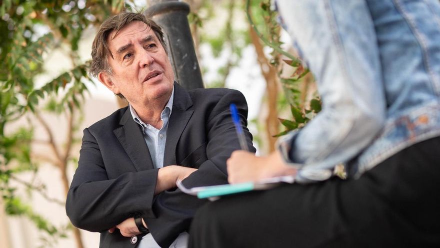 Luis García Montero (escritor): «Cambiar la historia es buscarle un sentido nuevo a las palabras»