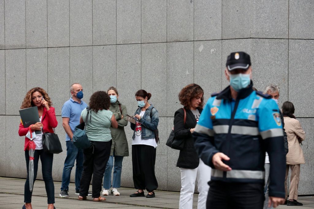 Amenaza de bomba en Oviedo: desalojan el Centro Cívico y acordonan la zona