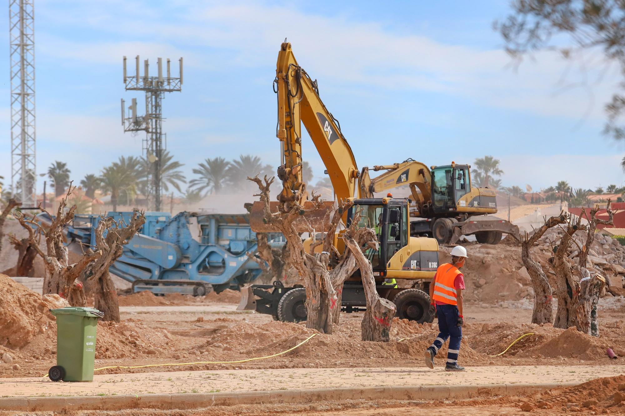 Así van las Obras del  parque La Siesta de la urbanización de San Luís en Torrevieja