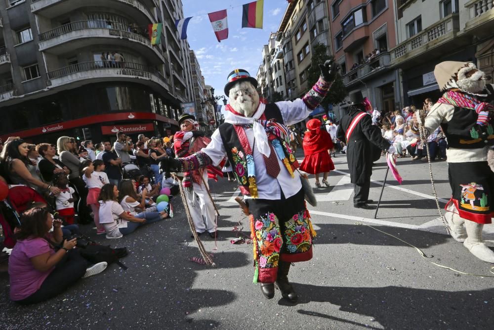 Desfile del Día de América en Asturias dentro de las fiestas de San Mateo de Oviedo