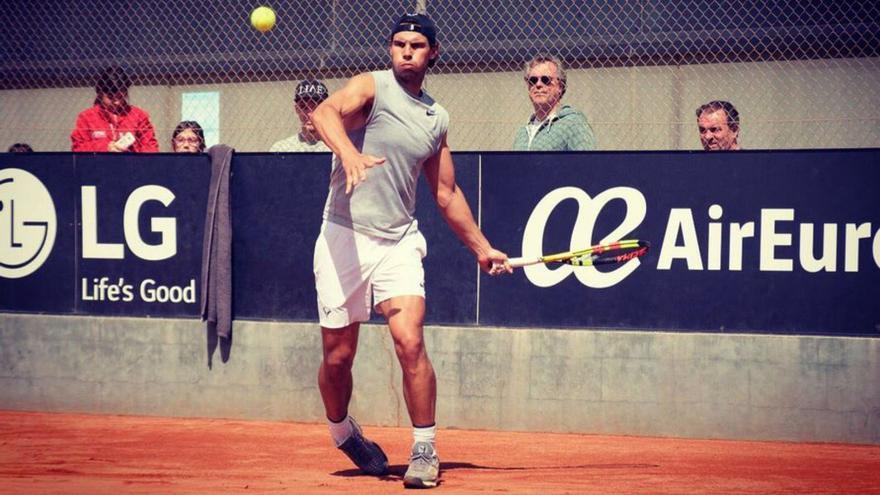 Rafael Nadal trainiert wieder auf Sand.  | FOTO: CABOT