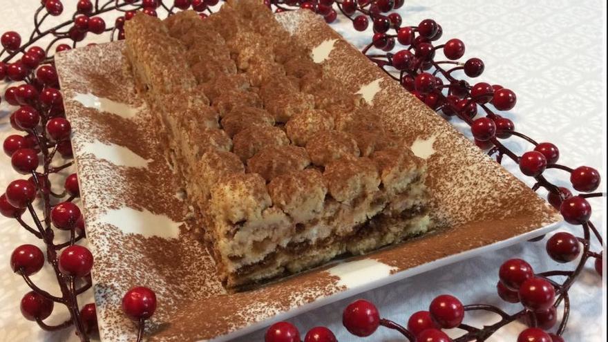 El sencillo tiramisú de turrón con el que podrás aprovechar los dulces que te sobraron en Navidad