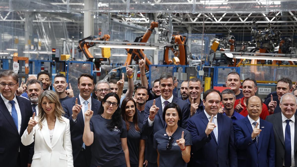Pedro Sánchez visita la fábrica de Ford en Almussafes